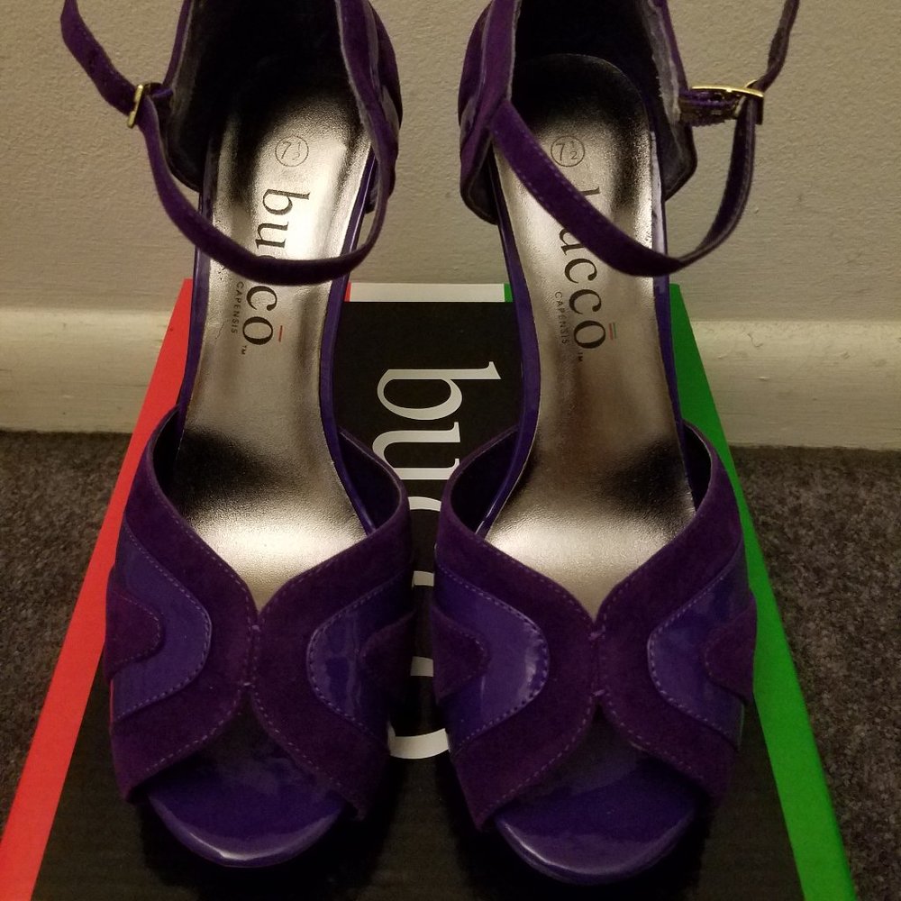 Like new! Bucco purple heels